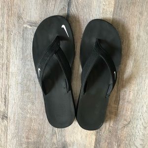 Womens Nike Flip flops